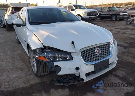 2015 Jaguar Xf 2.0T Premium z USA, uszkodzony, nr VIN SAJWA0FSXFPU60462